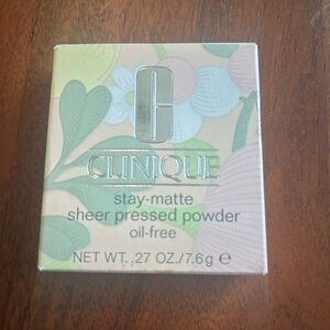 Clinique Stay-Matte Sheer Pressed Powder